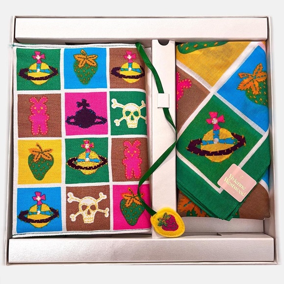VIVIENNE WESTWOOD RAINBOW BUNNY SKULL GIFT SET - BANDANA + NOTEBOOK - Picture 1 of 5